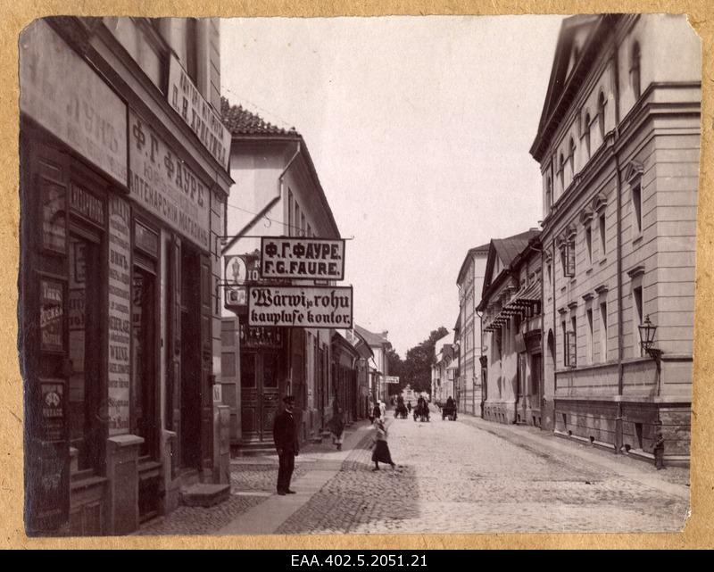 View Rüütli Street from the corner of Küütri Street