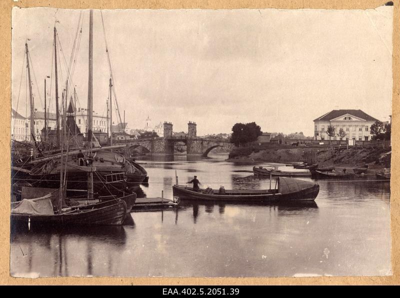 Emajõgi.Civical bridge