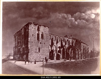 View from the side to the ruins of the Toom Church  duplicate photo