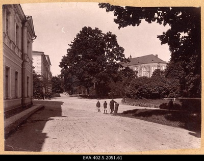 View of the intersection at the birthplace. The Toomkirik also looks behind  duplicate photo
