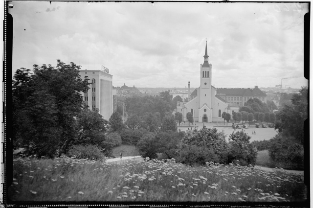 View from Harjumägi to the Freedom Square and the Tallinn Jaan Church