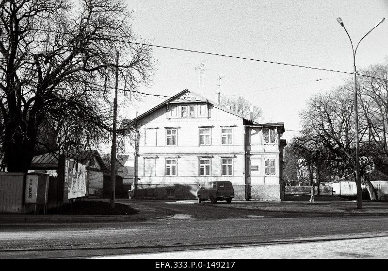 The crossroads of Narva highway, L. Koidula and J.Köhler streets.