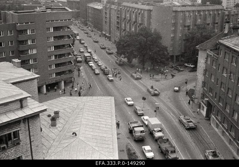 In connection with the attempted coup in the Soviet Union, Soviet army tanks sent to Estonia on V. Kingissepa Street.