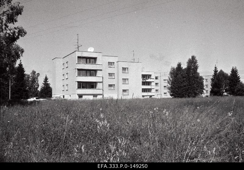 Three-storey apartments in Loksa Colhose.