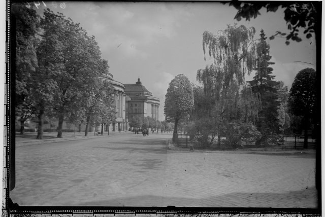 View Estonia puiesteelt to Estonia Theatre