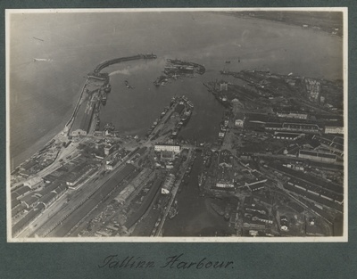 Õhuvaade Tallinna sadamale.  duplicate photo