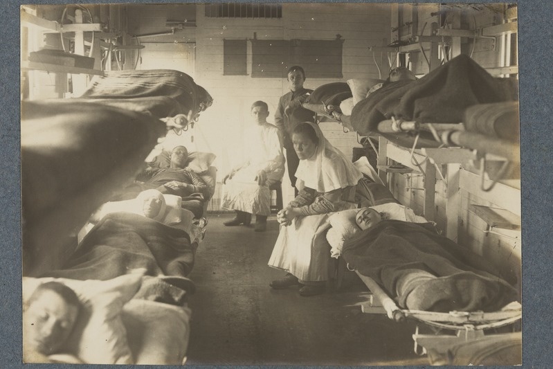 foto,Meie sanitaarrongi, haigete vagun seestpoolt vaadates.