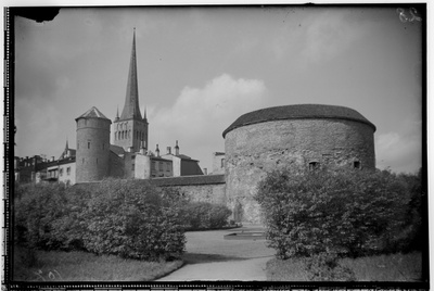 Thick Margareeta, Stolting Tower and Oleviste Bright Tower  duplicate photo