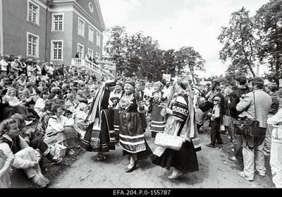 Folklore festival “Viru säru” participants train walk at Palmse Manor.  similar photo