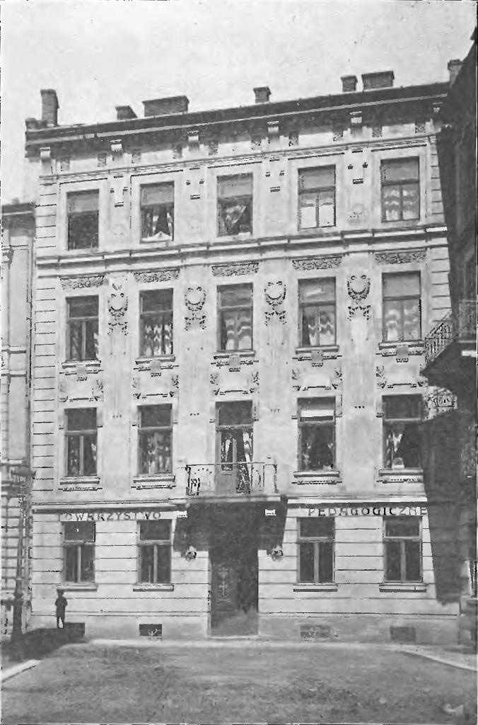 Lwów, ul.Frydrychów,10 -Towarzystwo pedagogiczne