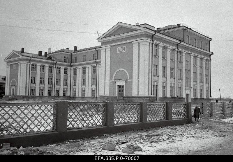 View of Ahtme High School.