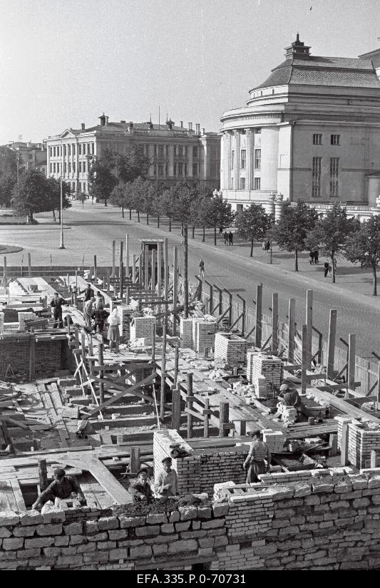 View of the construction of the building on the Estonian puiesteel.