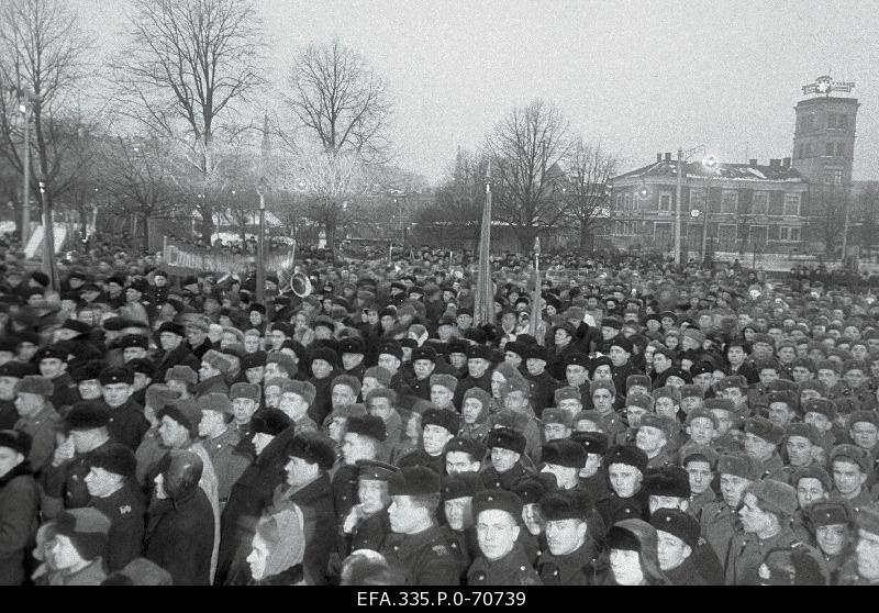 In the case of the arrival of the gas from Kohtla-Järvelt, the mediation organized by Tallinn in Viru Square.