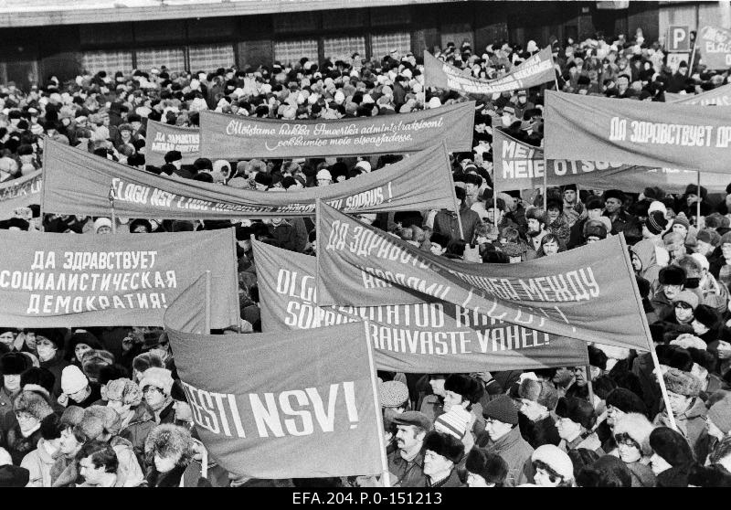 Protest simulation of Tallinn employees in connection with the us intervention in Soviet Estonia and in response to the will of its people.