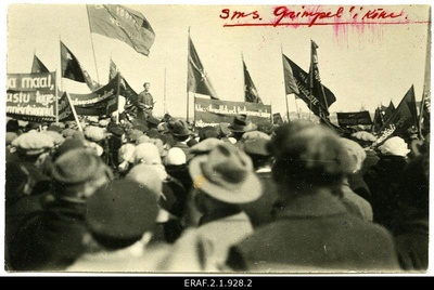 1 May demonstration at the Stroom beach in Tallinn in 1927. Speaks Arnold Grimpel  duplicate photo