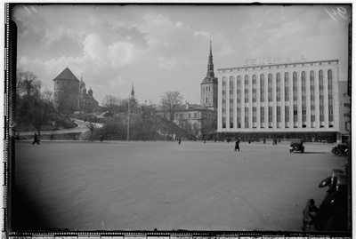 View of the Freedom Square and the House of the First Estonian Insurance Society (EEKs)  duplicate photo
