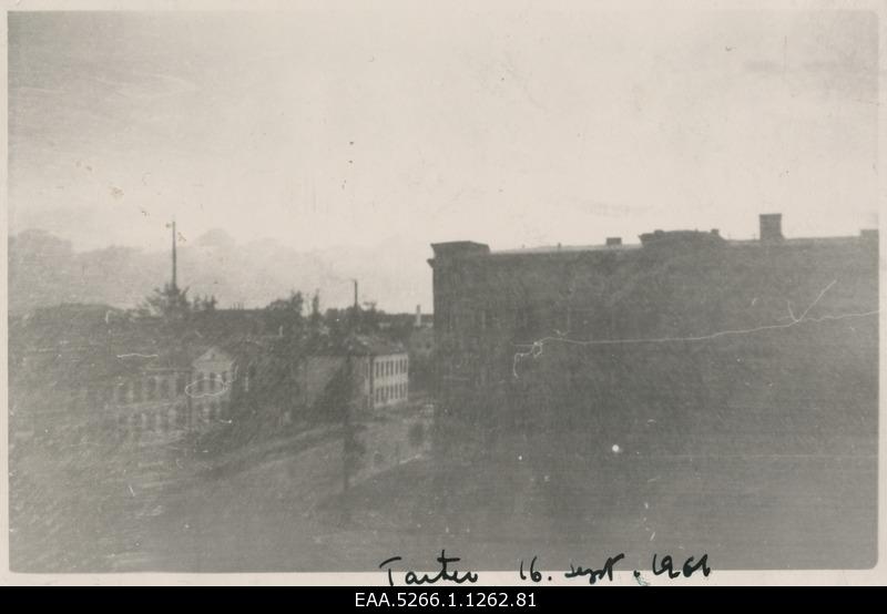 View from Riga t. 41-45 window towards Pärsoni Street ((hazardous photo)