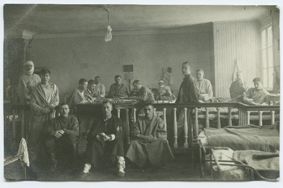 Haavatud võitlejad Tallinna Sõjaväehaigla palatis.  duplicate photo