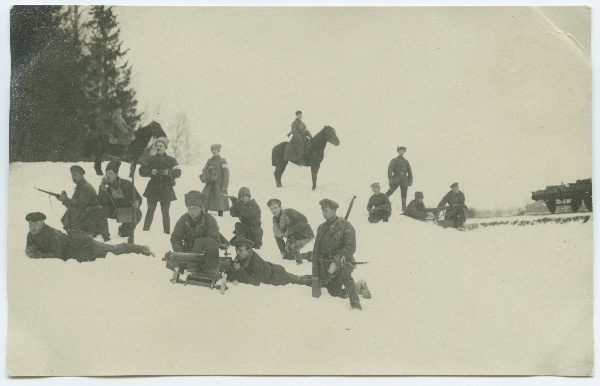 Laiarööpmelise Soomusrong Nr. 1 võitlejad.