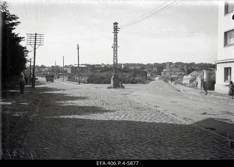 Ruins on the corner of Narva and Russian street.