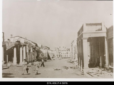 The ruins of the cargo court.  duplicate photo