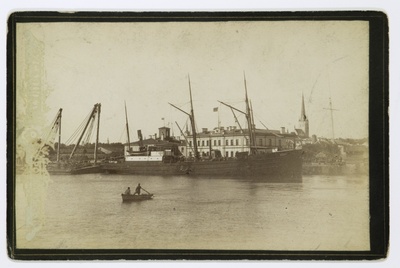 The port of Tallinn. The steam "Olof"; in the middle of the Hall of the Port Government; on the right side of the Olviste Church.  duplicate photo