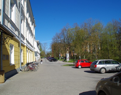 View of the intersection at the birthplace. The Toomkirik also looks behind rephoto