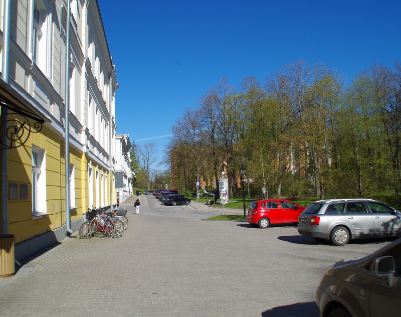 View of the intersection at the birthplace. The Toomkirik also looks behind rephoto