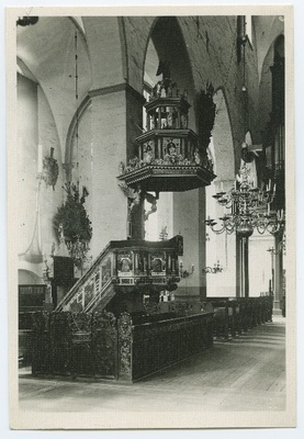Tallinn, Niguliste kirik, sisevaade, esiplaanil kantsel.  similar photo