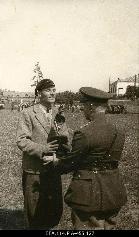 Sports competitions in the army.
