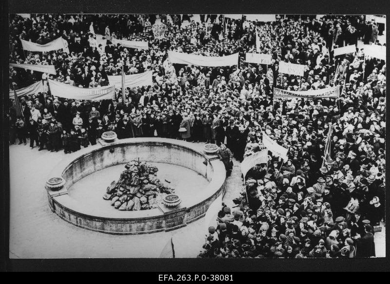 Miiting for the victory of the Cuban people in Tartu in the Soviet Square.