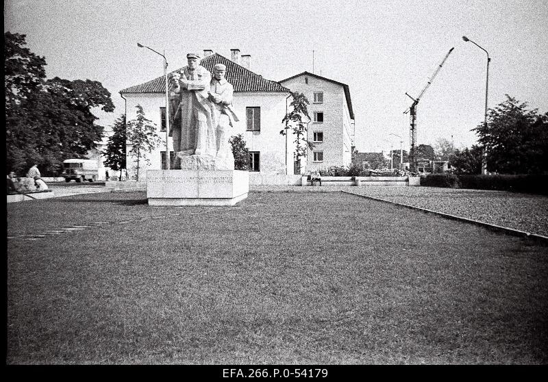 The 1963 Saaremaa monument of the heroes of the 1919 resurrection, the authors e. Taniloo and e. Sirp.