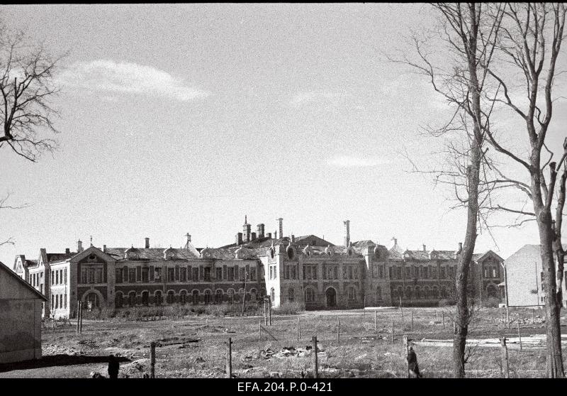 The renovated house in Narva, which is currently located in the city hospital and school.