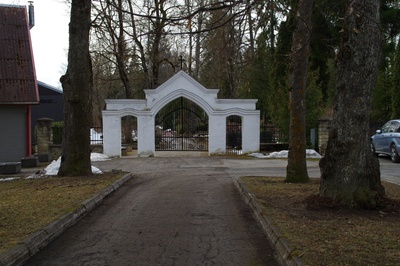Rakvere Linnakalmistu värav rephoto
