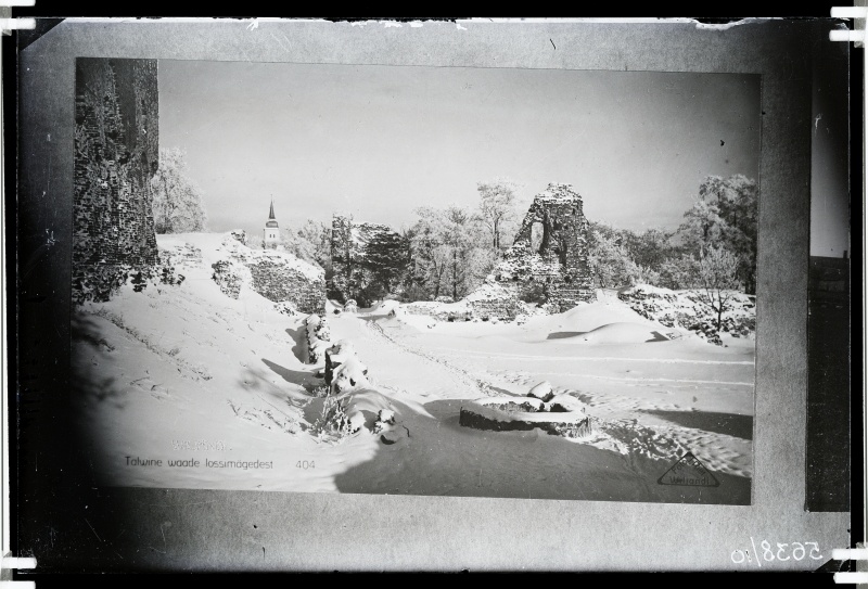 On a paper-based picture winter view of Lossimägi, the picture below is the entry: "Viljandi Winter view of castlemägi 404"