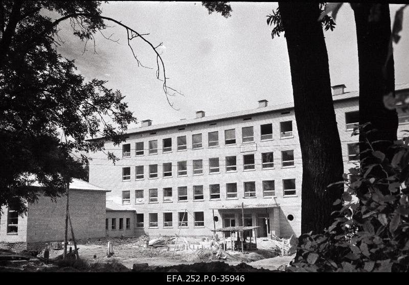 Ready for Tallinn 2. Internship school building on Matrossov Street.