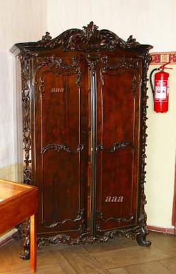 Wooden cabinet (19th century 2nd side) in Suuremõisa Castle rephoto