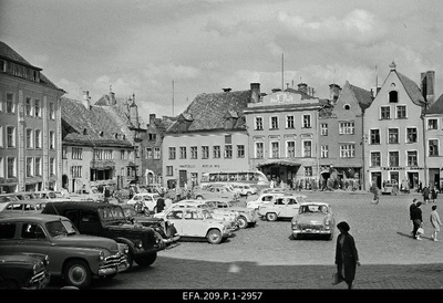 View of the Raekoja Square.  similar photo