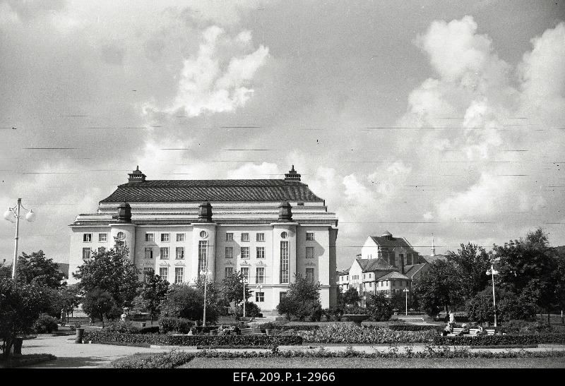 View of Rat Estonia and the academic Drama Theatre named V. Kingissep.