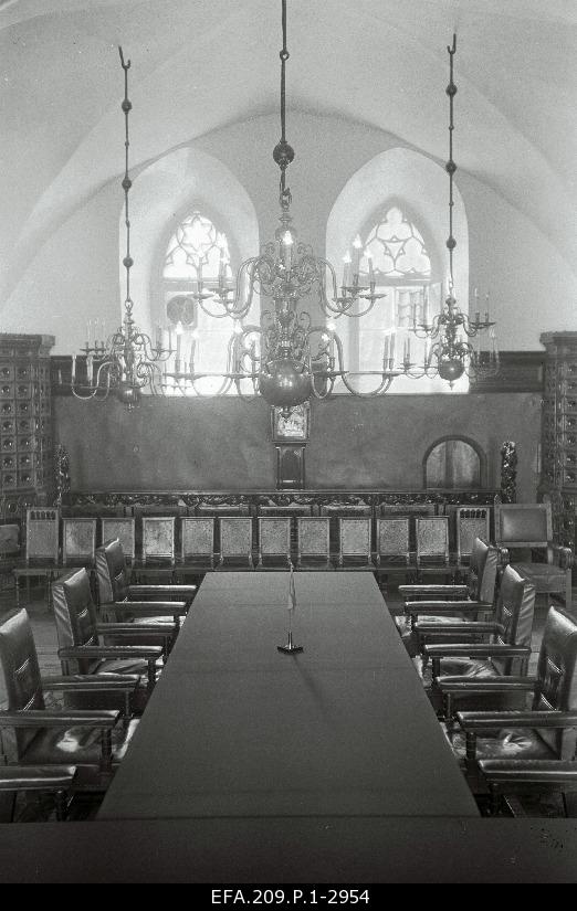 Interior view of the Raekoja raesaal.