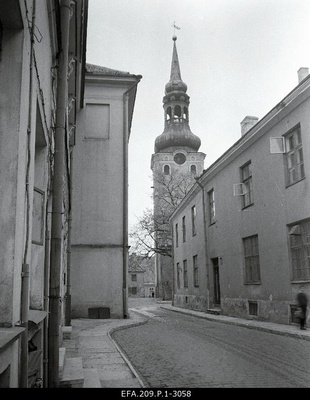 View of the Toom Church from the Toom School Street.  similar photo