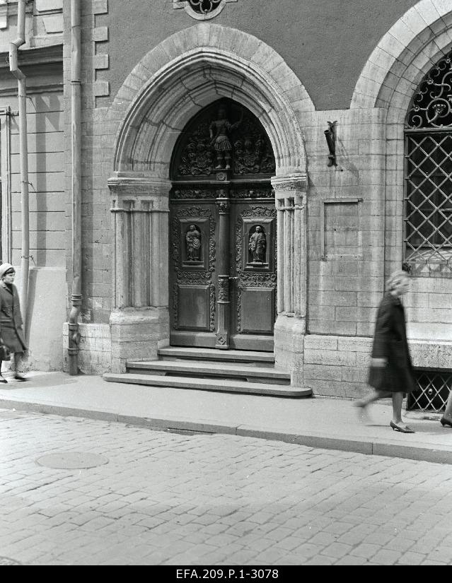 Portal Suur-Karja Street 1.