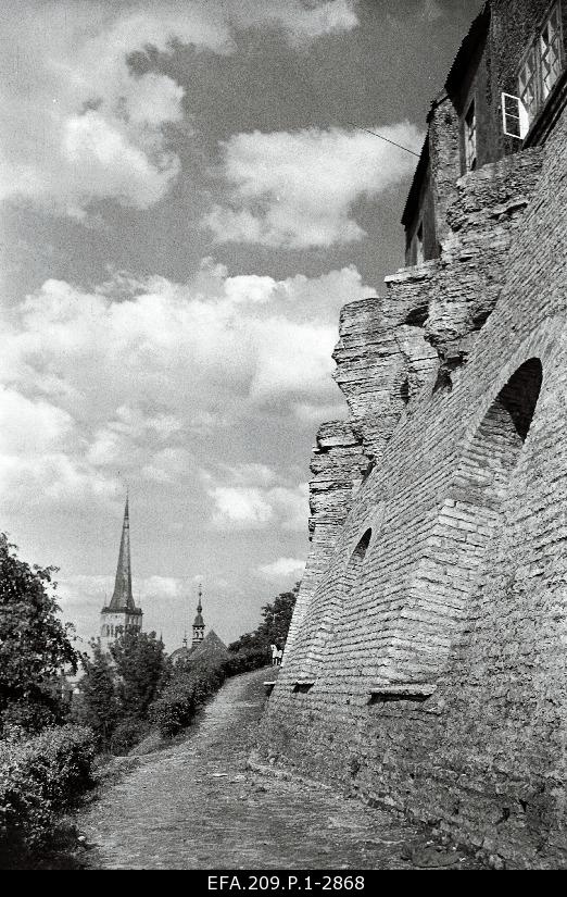 Toompea castle wall from the northeast.