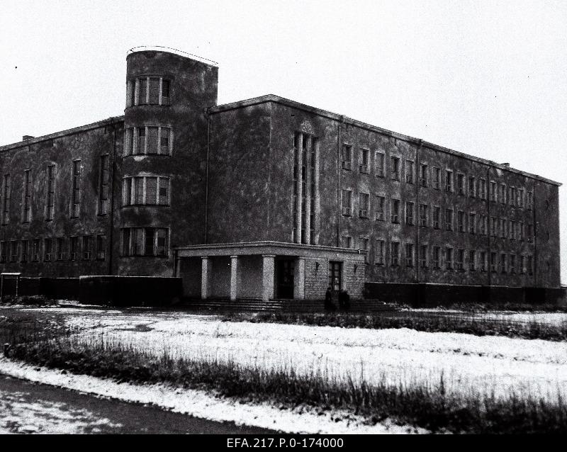 The ruins of the Rakvere Secondary School building.