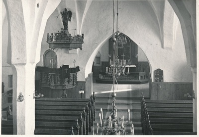 Haljala kiriku sisevaade  similar photo
