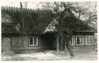 Mihkli talu elumaja Haljalas  similar photo