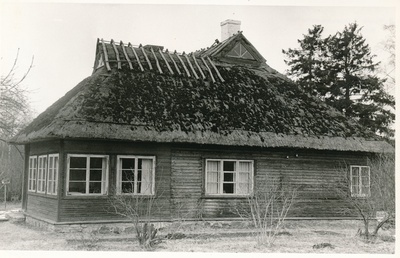 Mihkli talu elumaja Haljalas  similar photo
