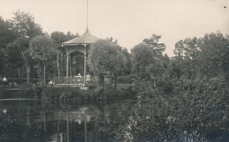 Narva-Jõesuu, kuursaali park