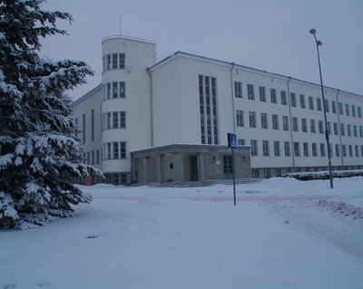 The ruins of the Rakvere Secondary School building. rephoto