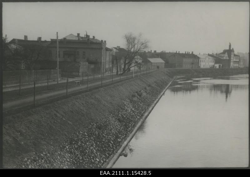 Section between the shore street Kivisilla and the Freedom Bridge after the insurance works on the Emajõe shore